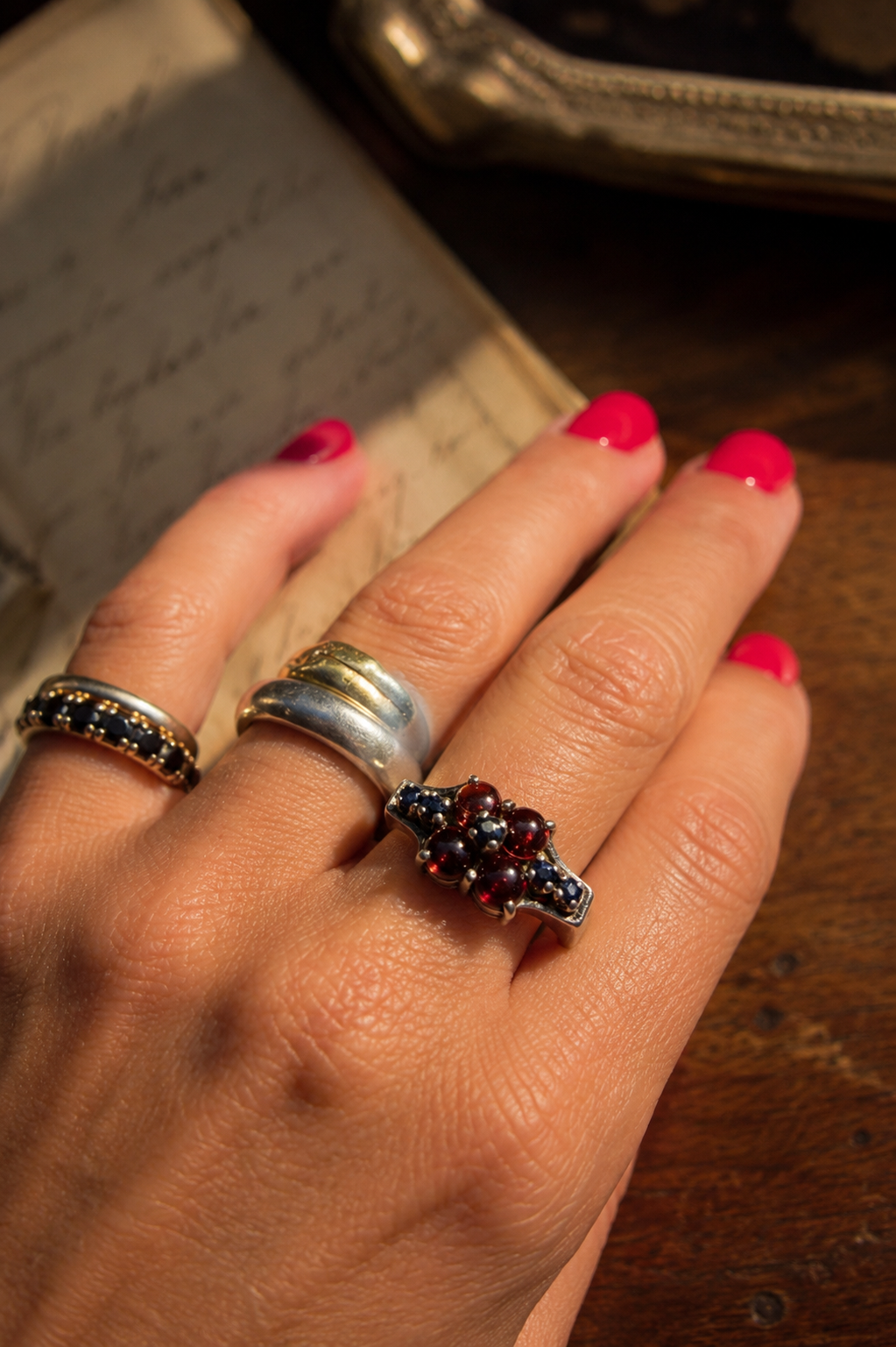 Anello argento 925 con spinelli blu e vetri Boemi anni ‘70