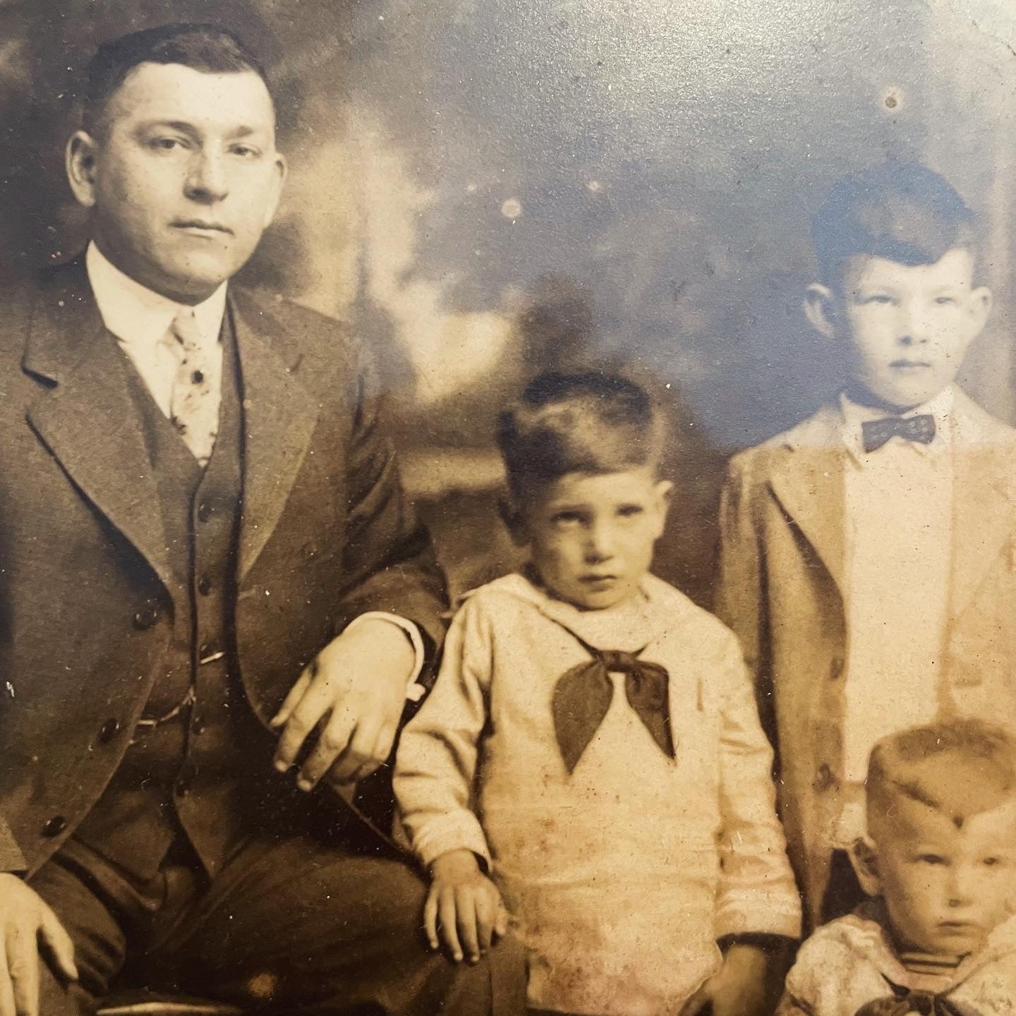 Large 1930s family portrait photograph