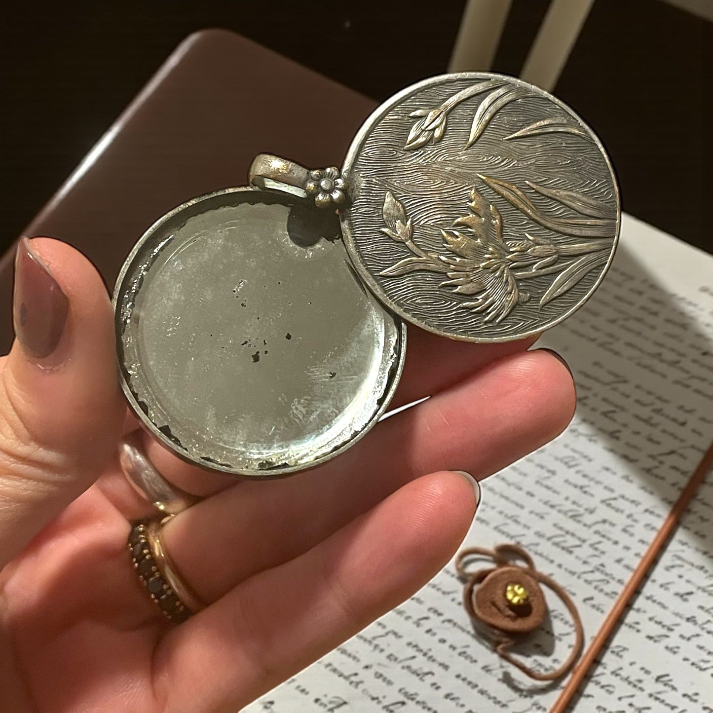 Pendente gioiello argento massiccio con specchio al mercurio, liberty, fine ‘800 - primo ‘900