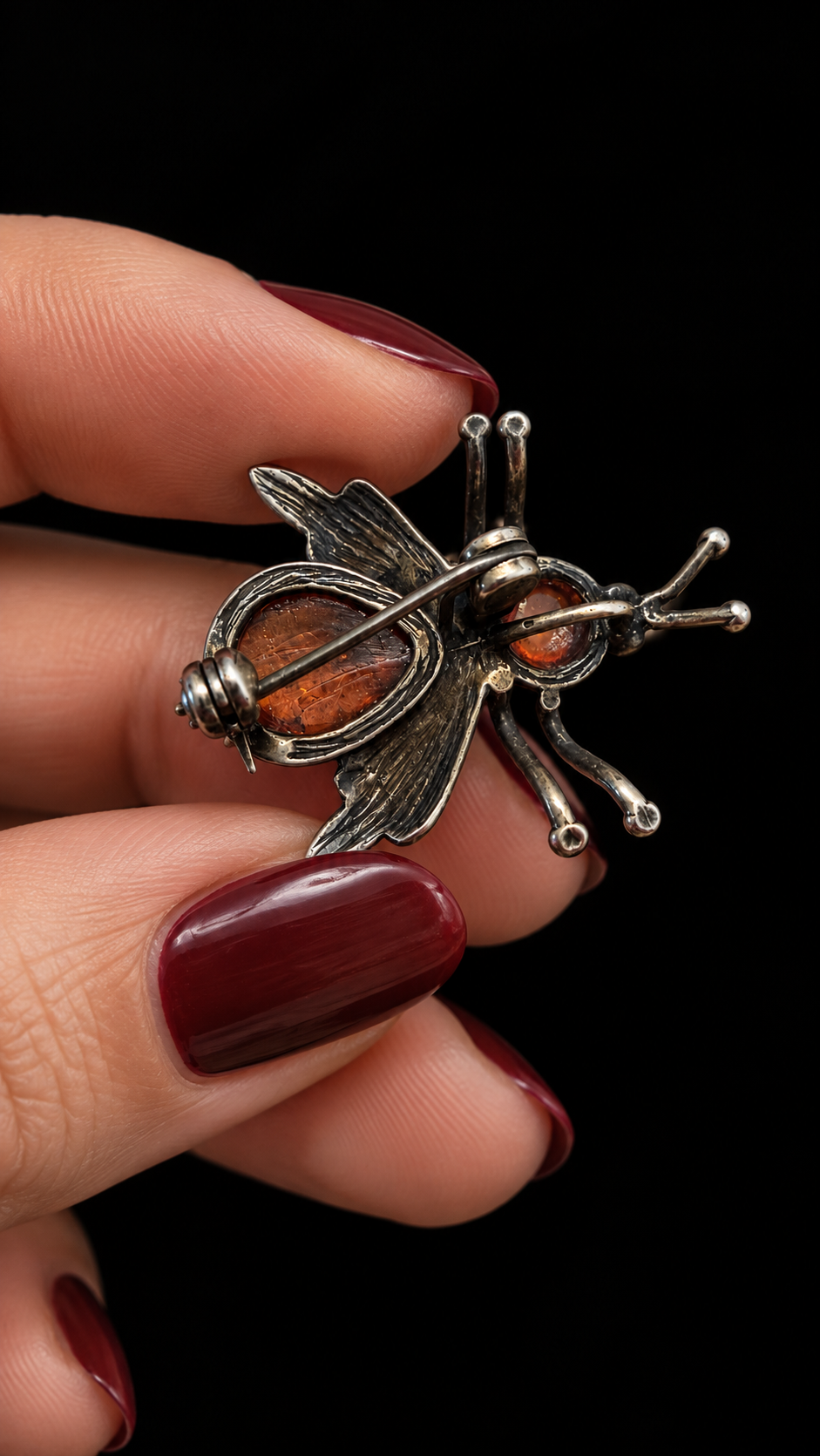 Spilla - pendente ape gioiello argento e cabochon d’ambra