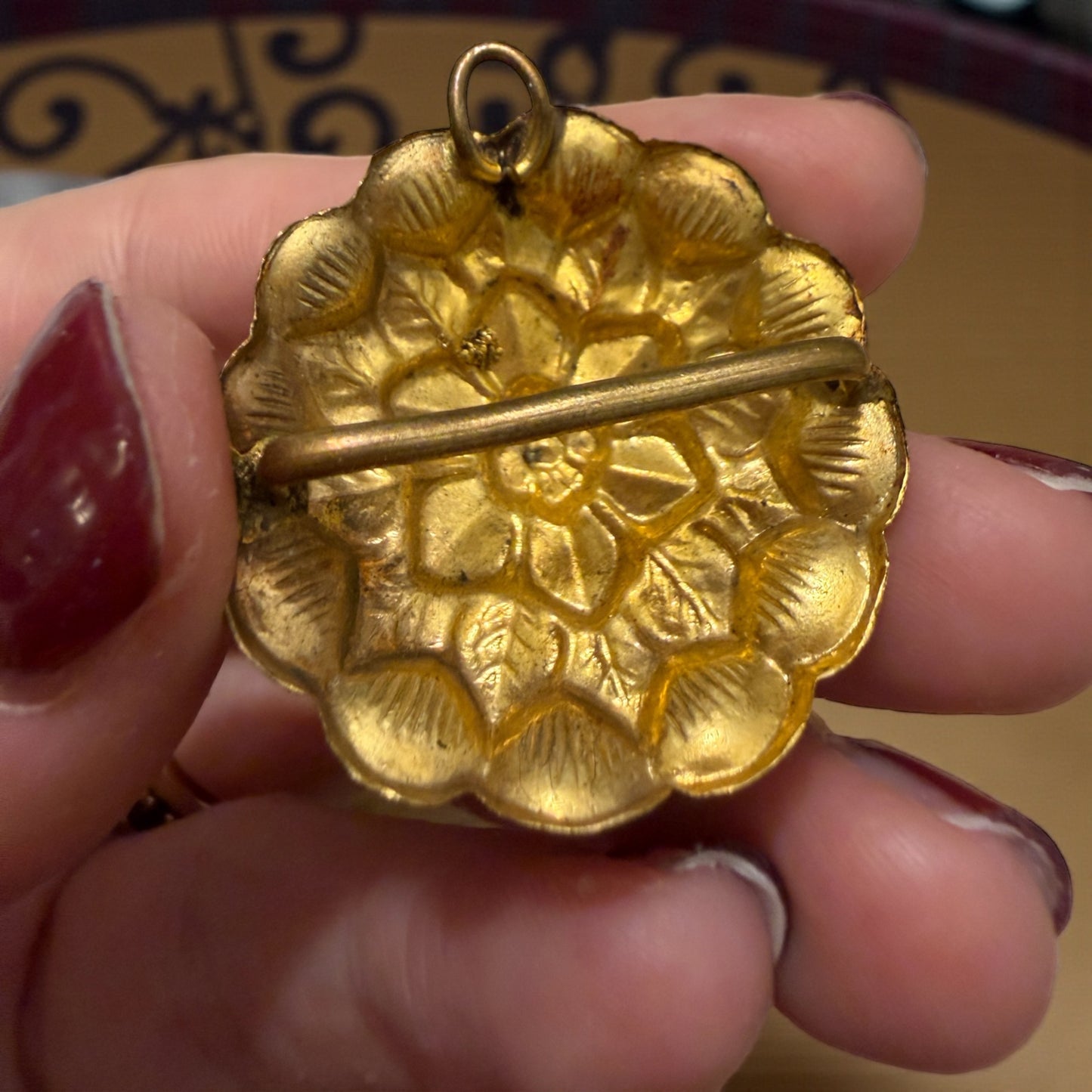 Pendente antico in princisbecco a guisa di fiore con molte corolle, utilizzabile anche come gioiello da abito, fine ‘800 - primo ‘900