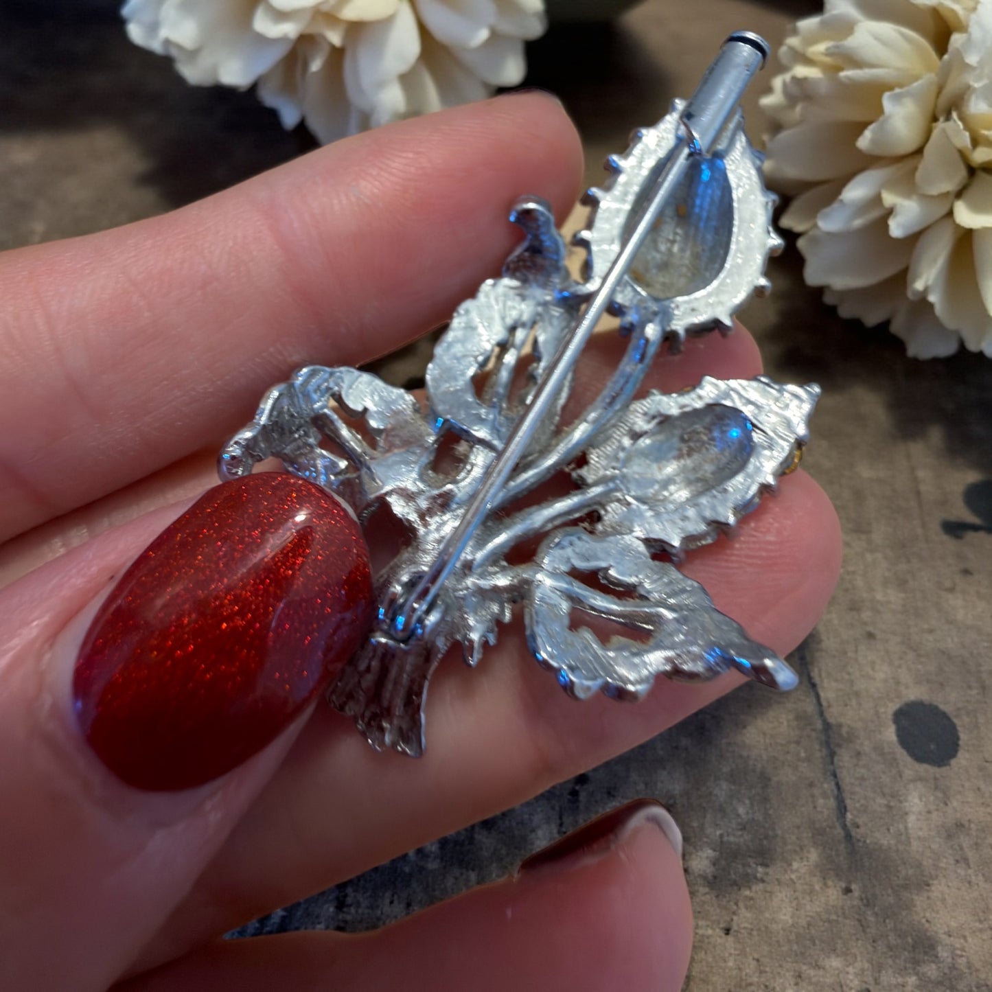 Spilla gioiello anni ‘40 con cristalli miele, infiorescenza di trifoglio