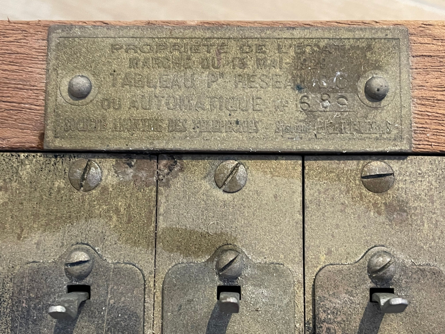 Antico telefono da centralino anni 20 completo di pulsantiere e ricevitore