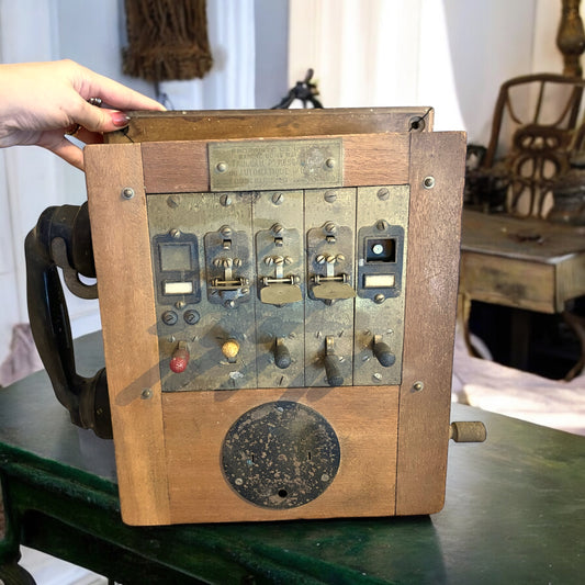 Antico telefono da centralino anni 20 completo di pulsantiere e ricevitore