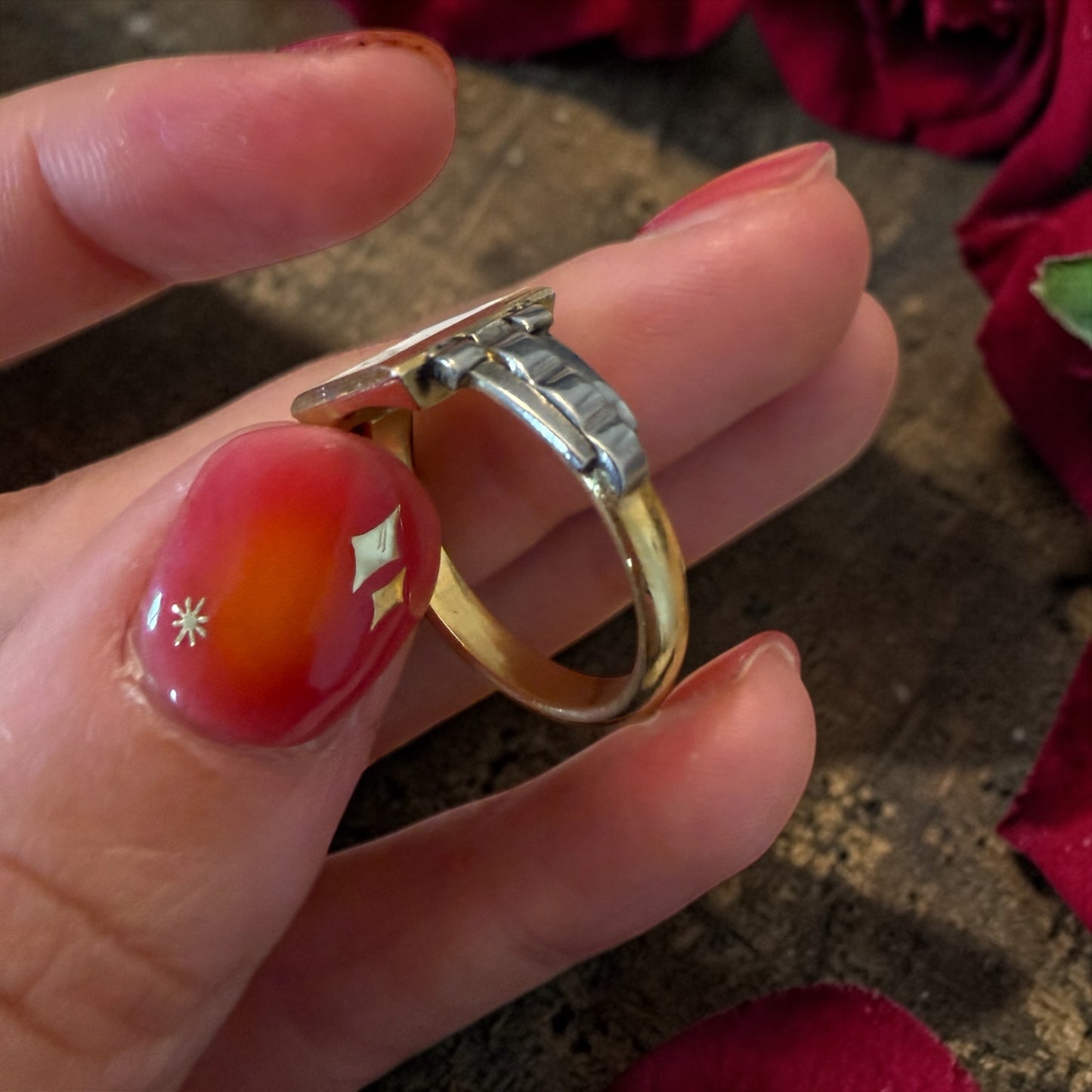 Anello Chevalier oro 14 k e placca per iniziali