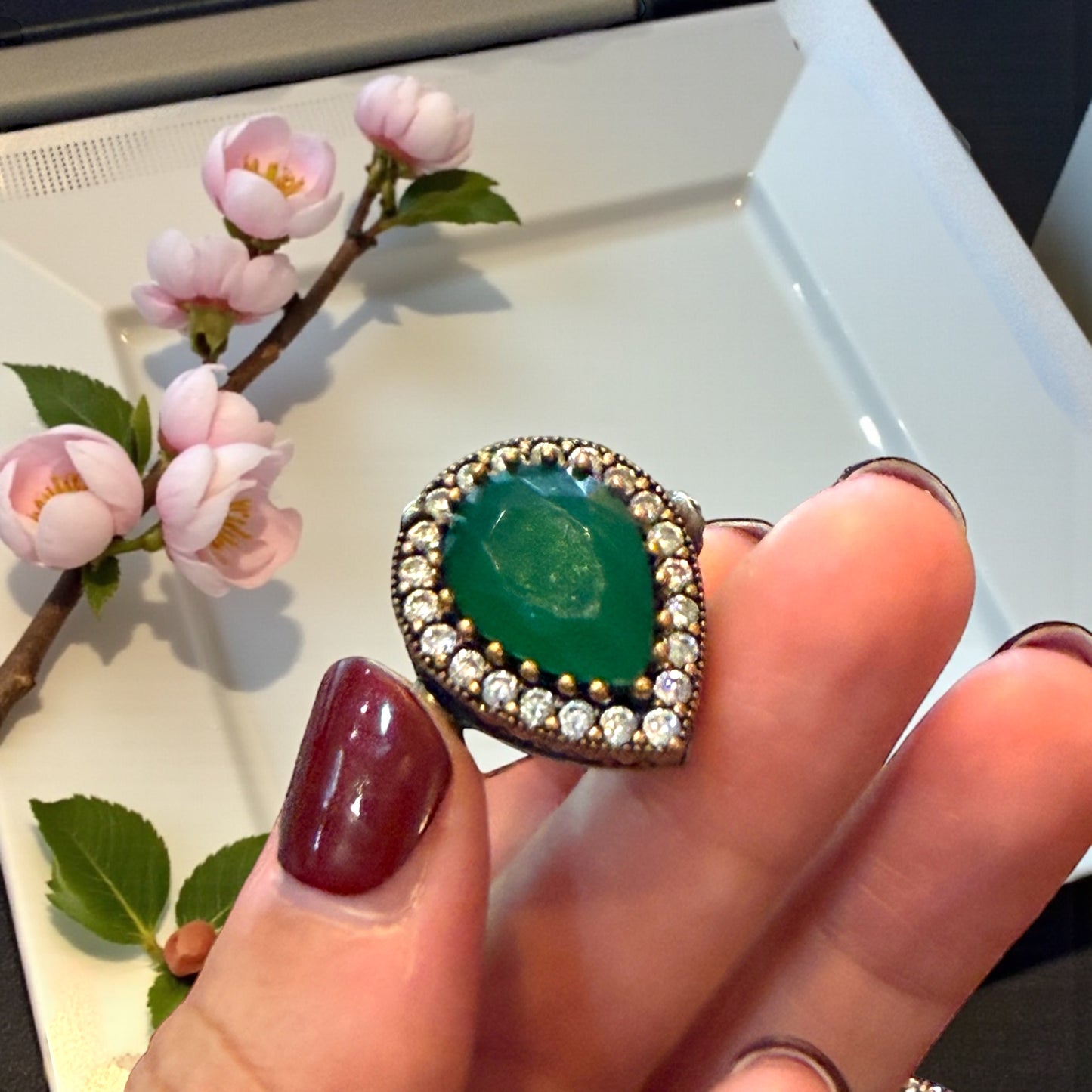 Set gioielli anello e pendente coordinati, fattura turco-ottomana, argento e ottone