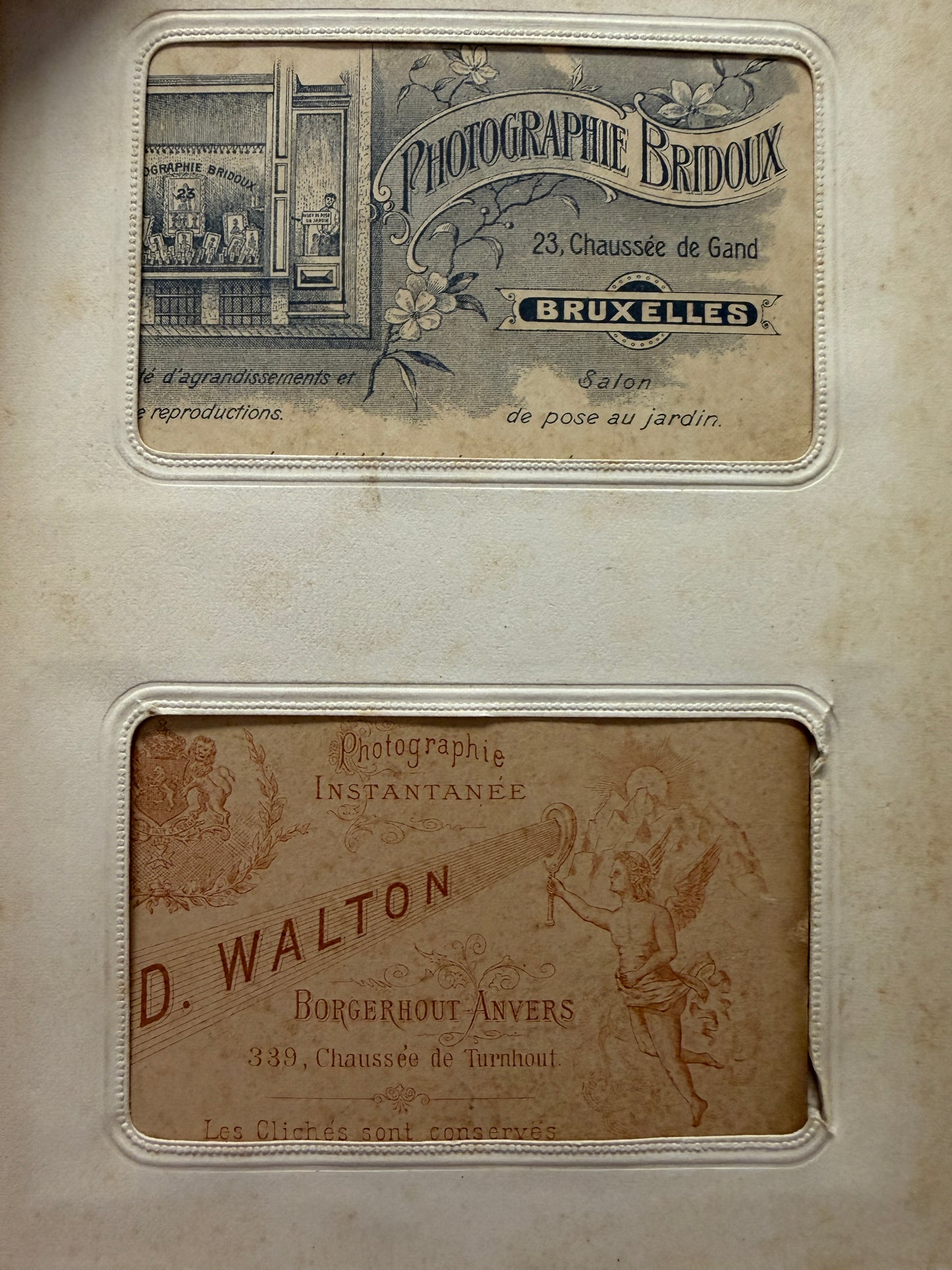 Antico album gothic revival 1895-1905 ca con 17 antichi ritratti
