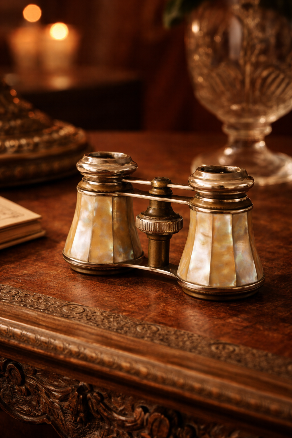 Antico opera glasses binocolo da opera Chevalier Paris fine 800 primo 900 madreperla