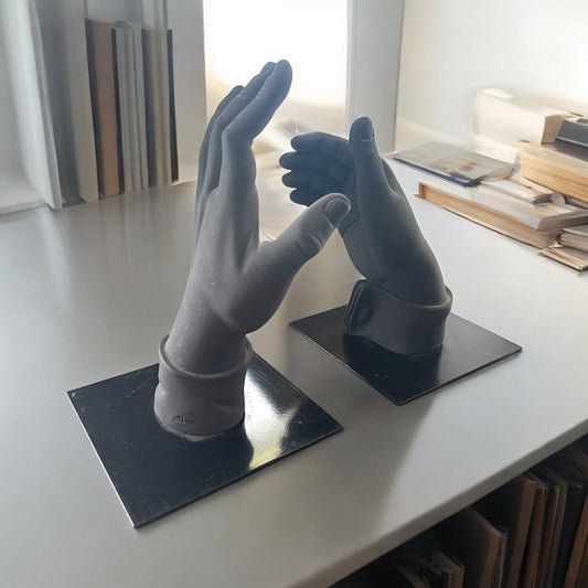Coppia sculture mani Antartidee design, firmate, 1991