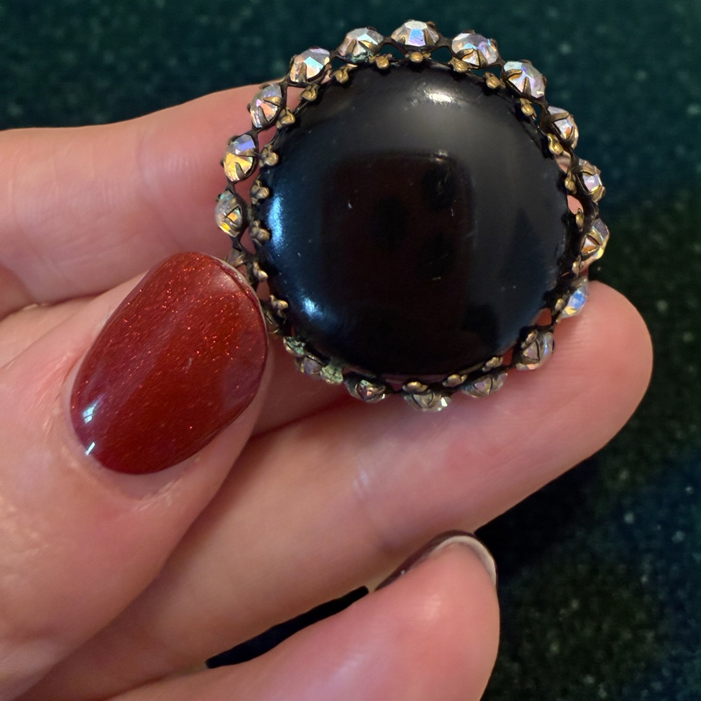 Spilla dramatic noir anni ‘50 con strass Aurora Borealis