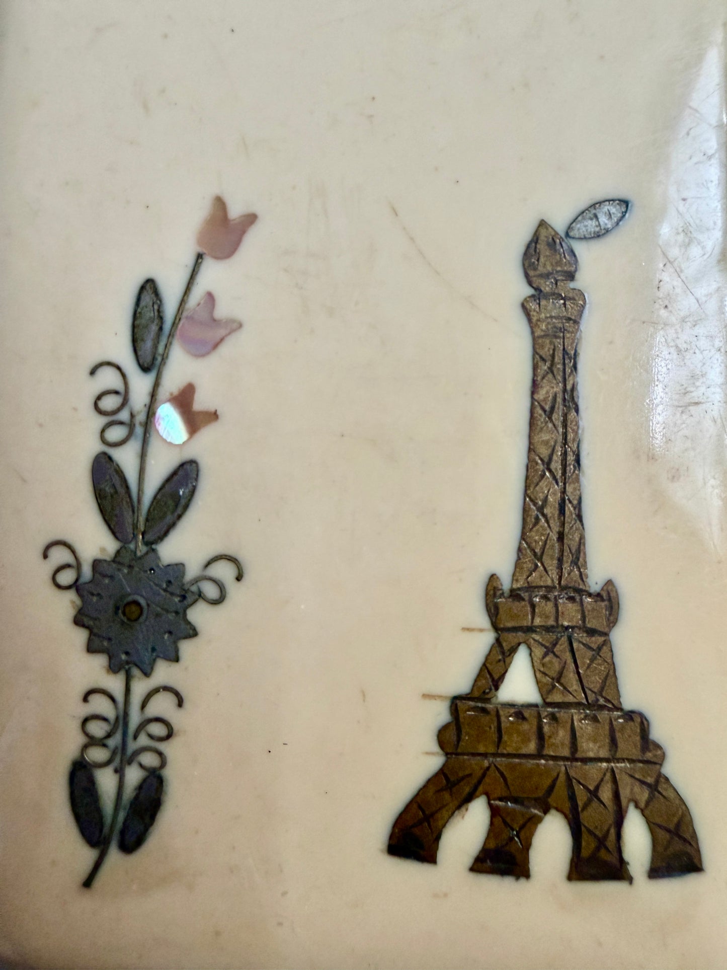 Antico borsellino kiss lock anni ‘30 in bachelite con Tour Eiffel