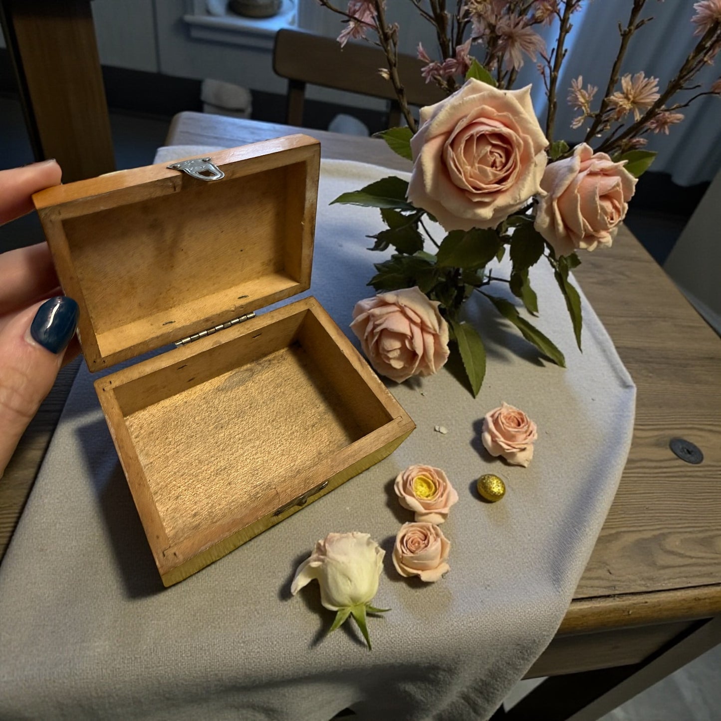 Scrigno devozionale Notre Dame de la Seds, Provenza, fine ‘800 - primo ‘900