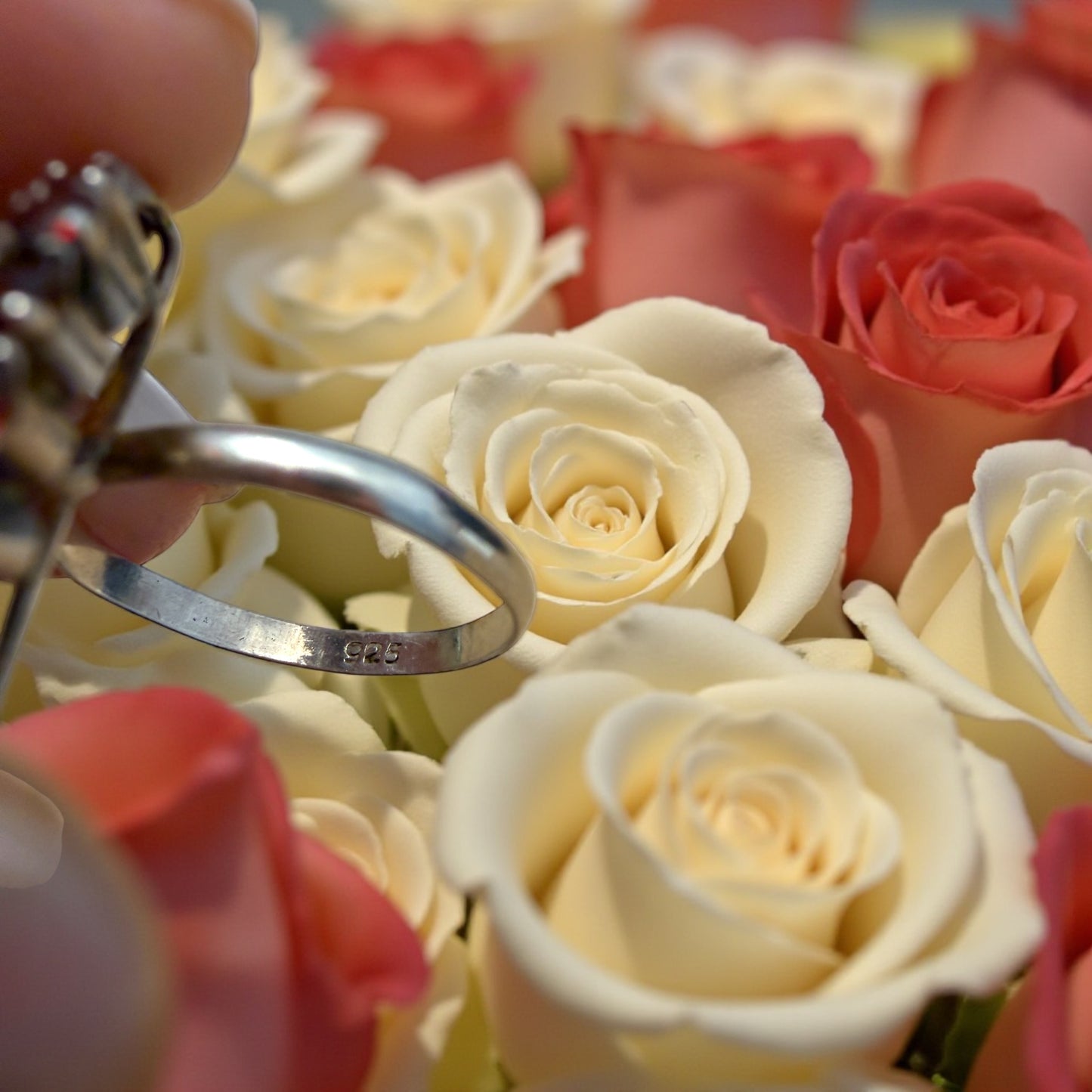 Anello in argento revival vittoriano, anni 70