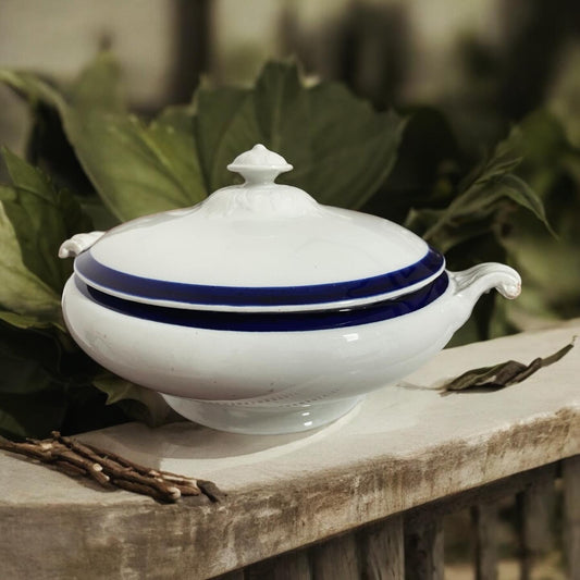 Antique white and blue tureen with acanthus leaves