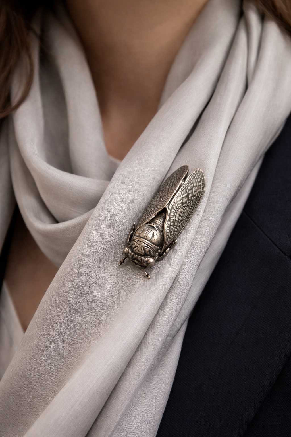 Antica spilla a guisa di cicala in argento, fine ‘800, simbolo colto lavorazione finissima