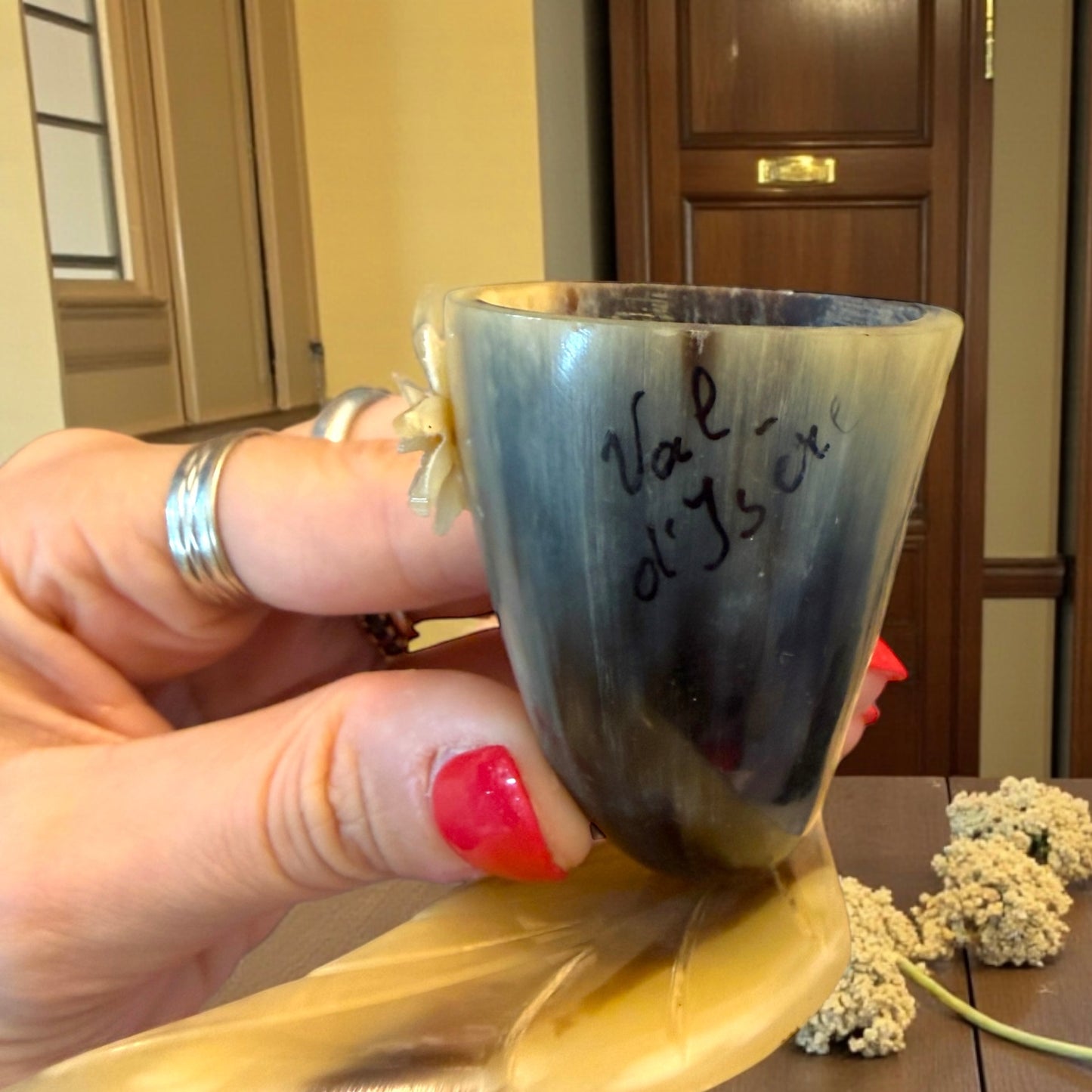 Set da aperitivo 60s - 70s in corno naturale della Val d’Isère