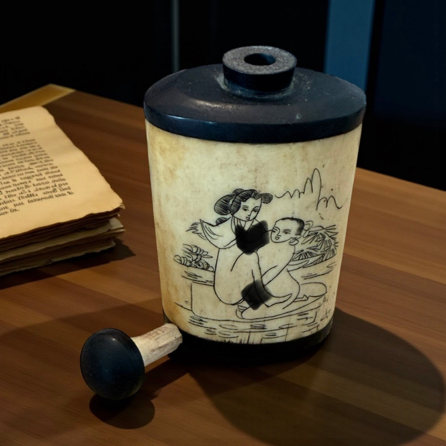 Snuff Bottle in osso con scena erotica, Cina prima metà 900