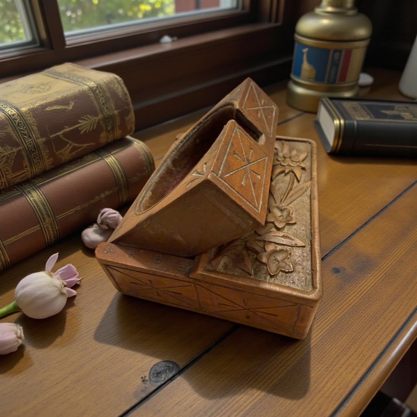 Antica scatola a scorrimento per custodia ed esposizione di orologio a cipolla, ca anni ‘20