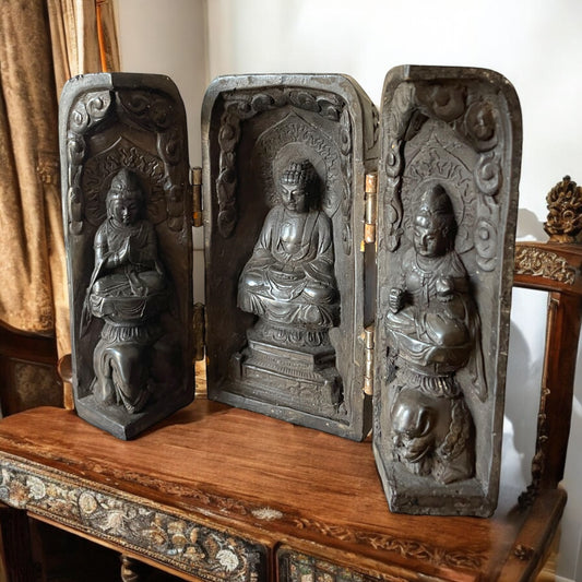 Antico Altare buddista da viaggio, trittico primo novecento