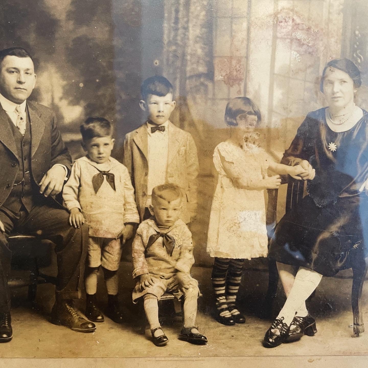 Large 1930s family portrait photograph