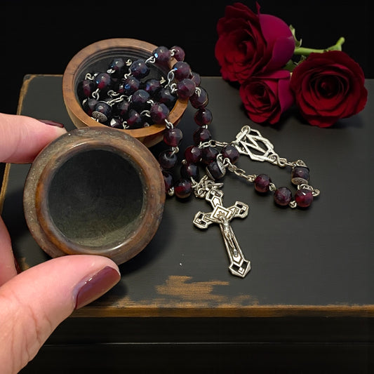 Antico Rosario Art déco in vetro di Boemia e argento dentro scrigno in noce di Tagua