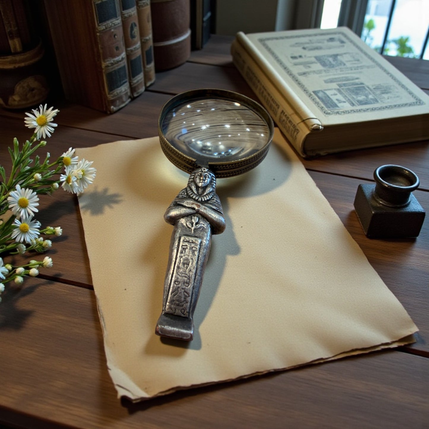 Lente di ingrandimento antica ispirata all’Egittologia, prima metà ‘900