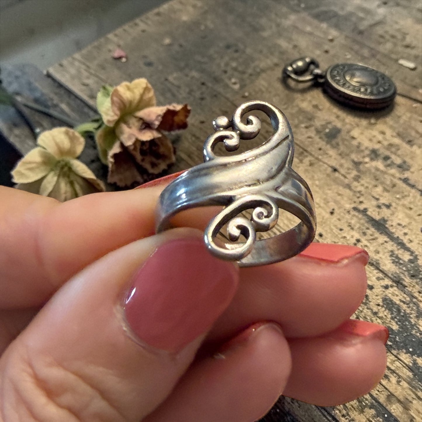 Anello in argento 925 con volute