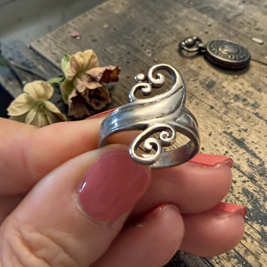 Anello in argento 925 con volute