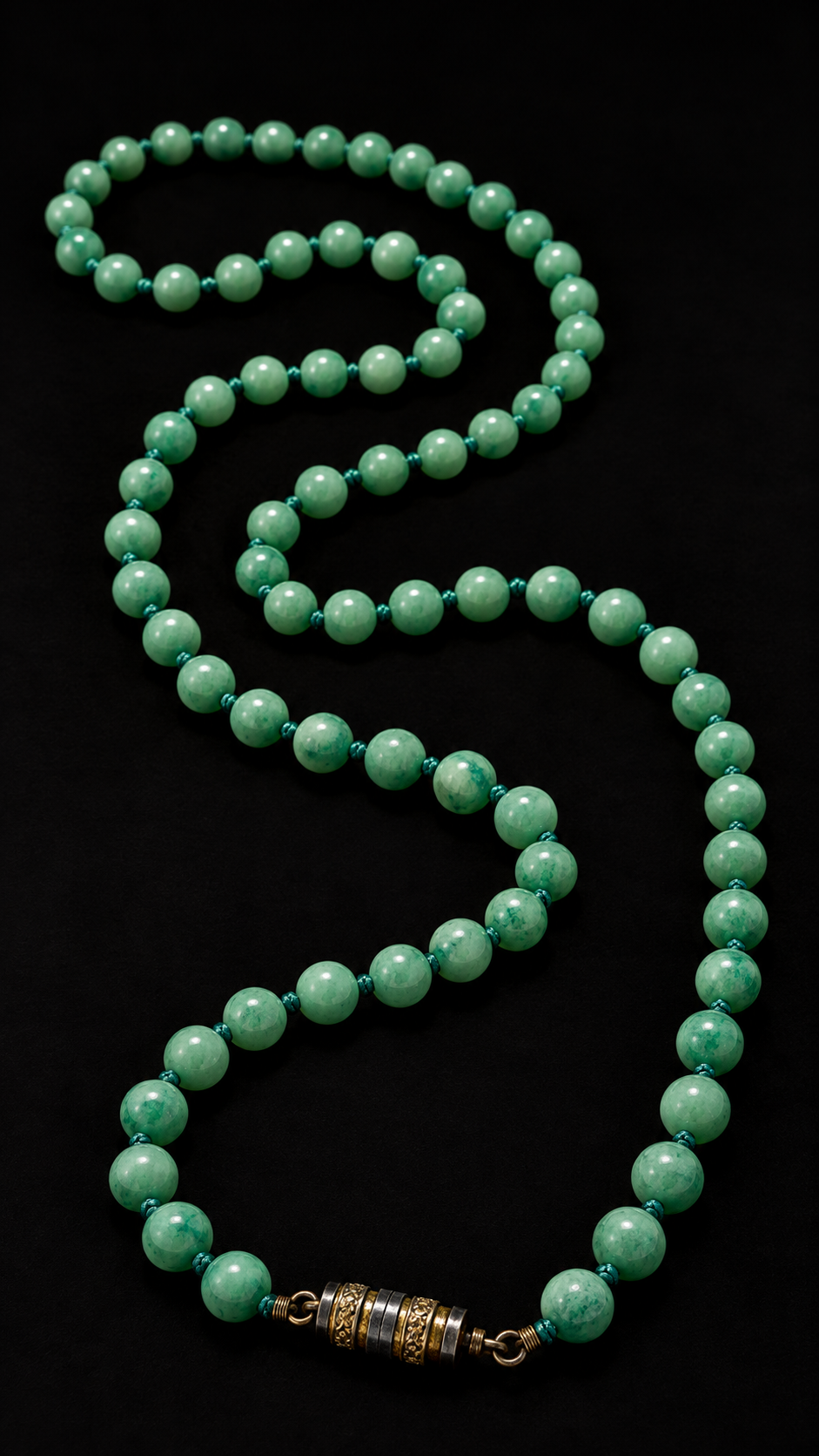 Collana perle giada con chiusura barilotto
