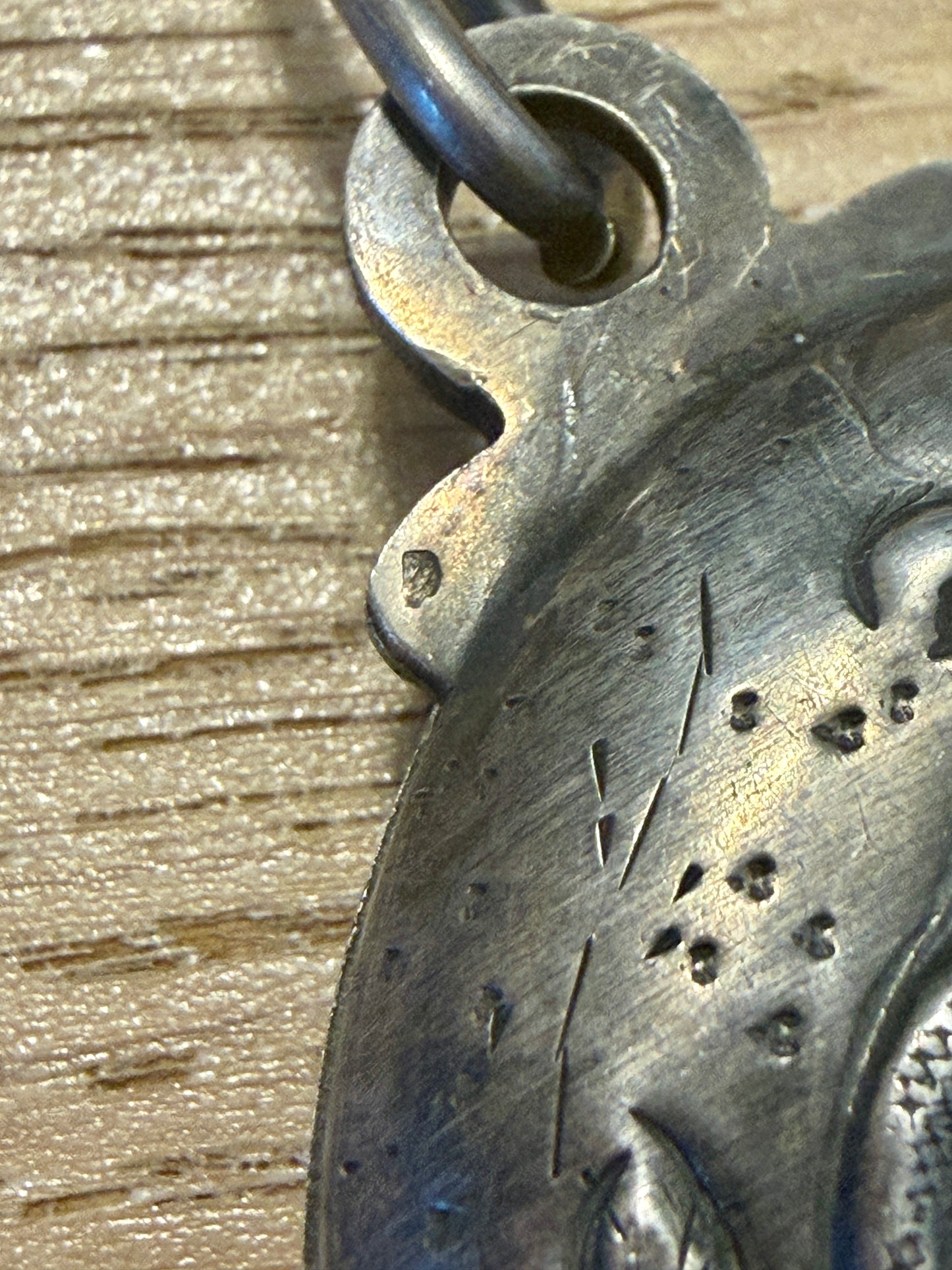 Pendente gioiello in argento bifacciale Liberty, apertura a scorrimento con specchio e scomparto