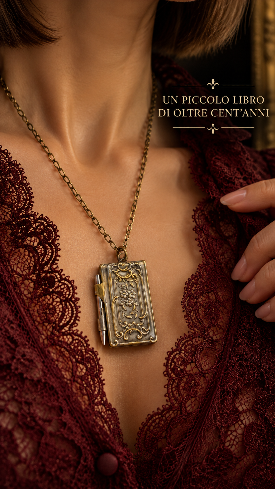 Antico carnet de bal da Châtelaine intonso con decorazione bifacciale liberty floreale e anellino