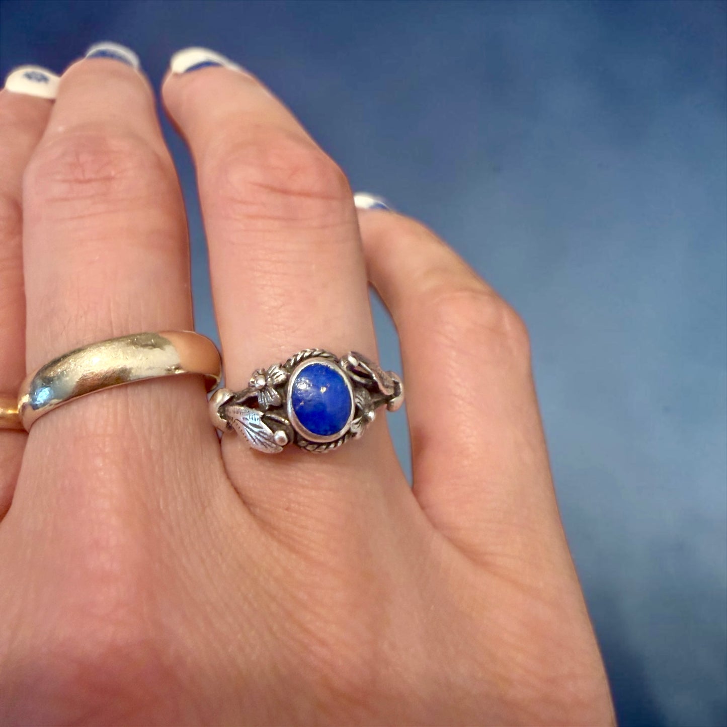 Anello in argento 925 con lapis naturale, anni ‘70