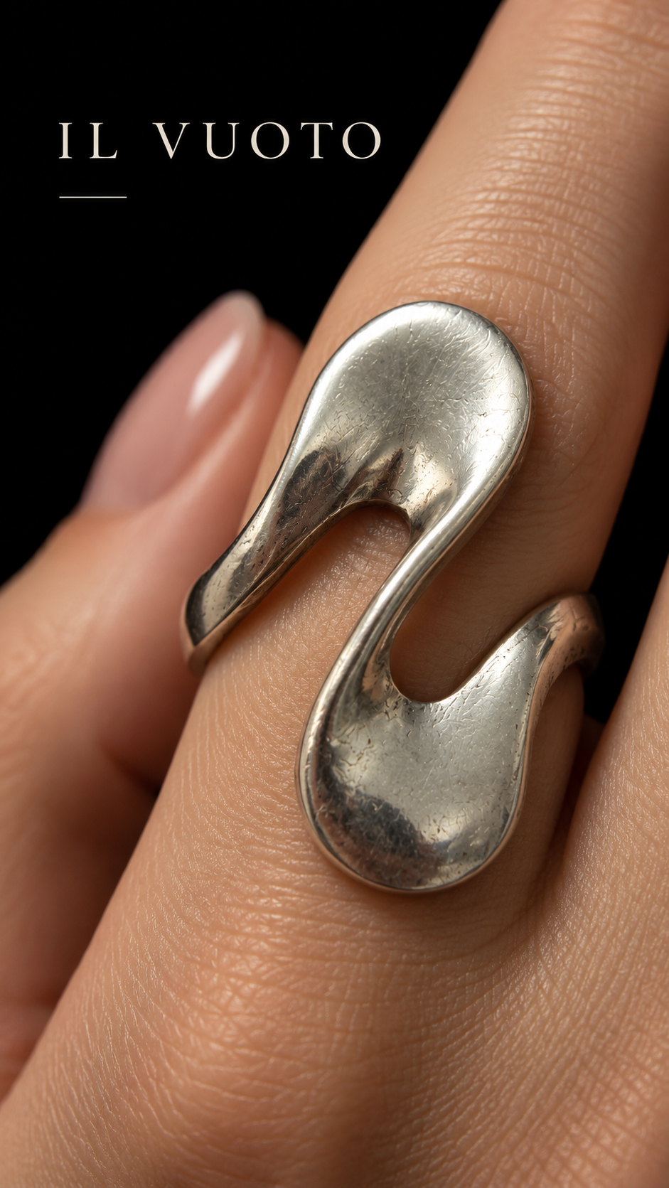 Anello modernista in argento anni ‘70 ad onda