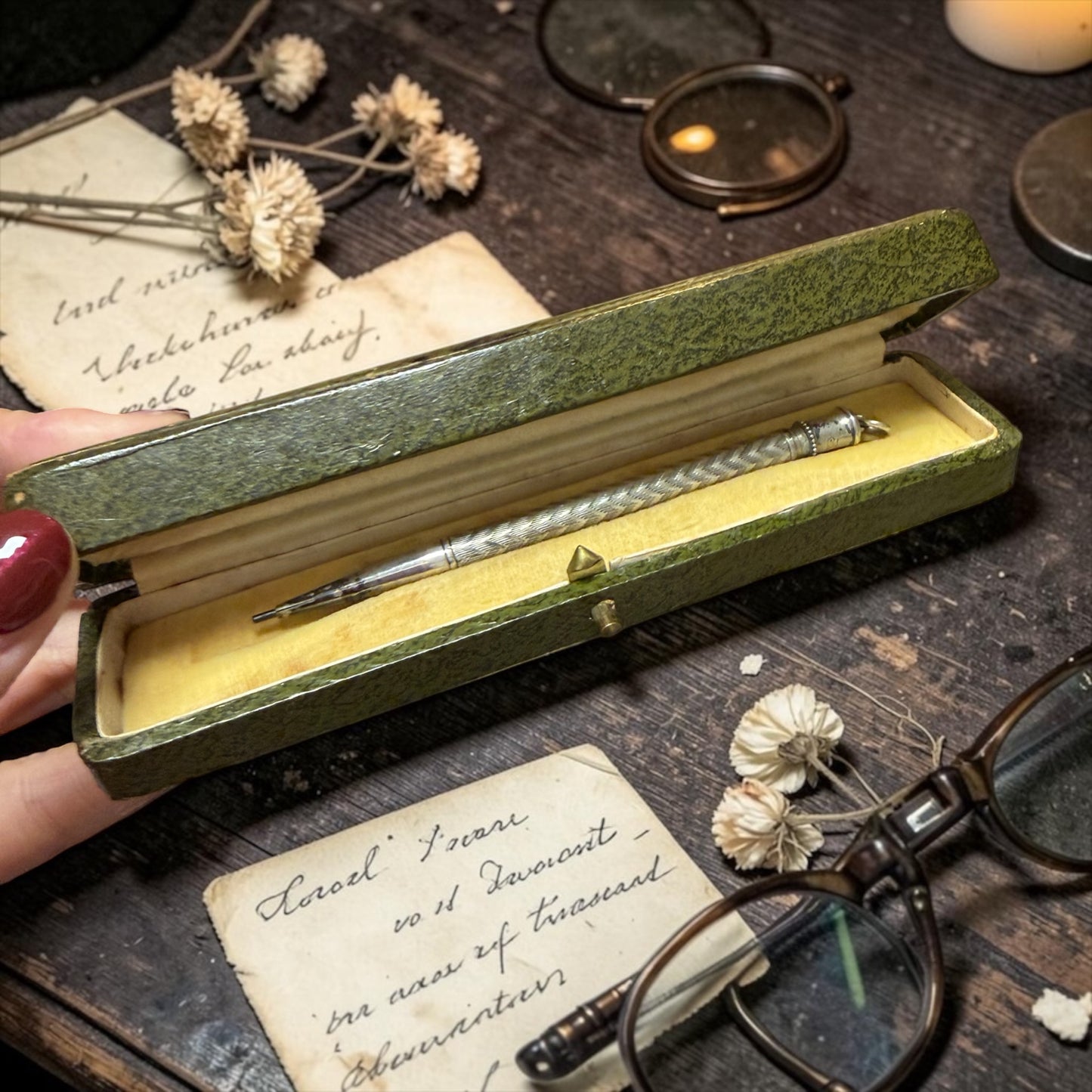 Antica matita da châtelaine in custodia d’epoca, marchio JIF