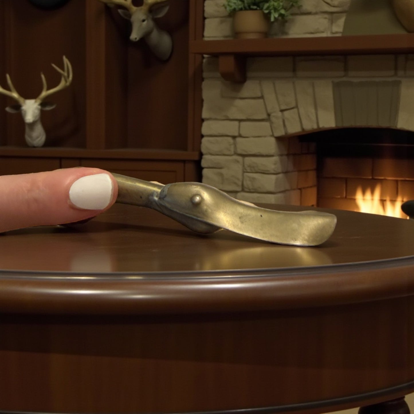 Corno da richiamo autentico con ancia a guisa di becco e catenella