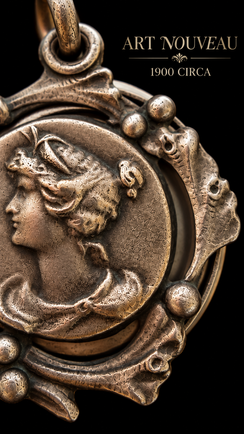 Antico medaglione gioiello pendente porta foto ritratto da châtelaine con volto e agrifoglio