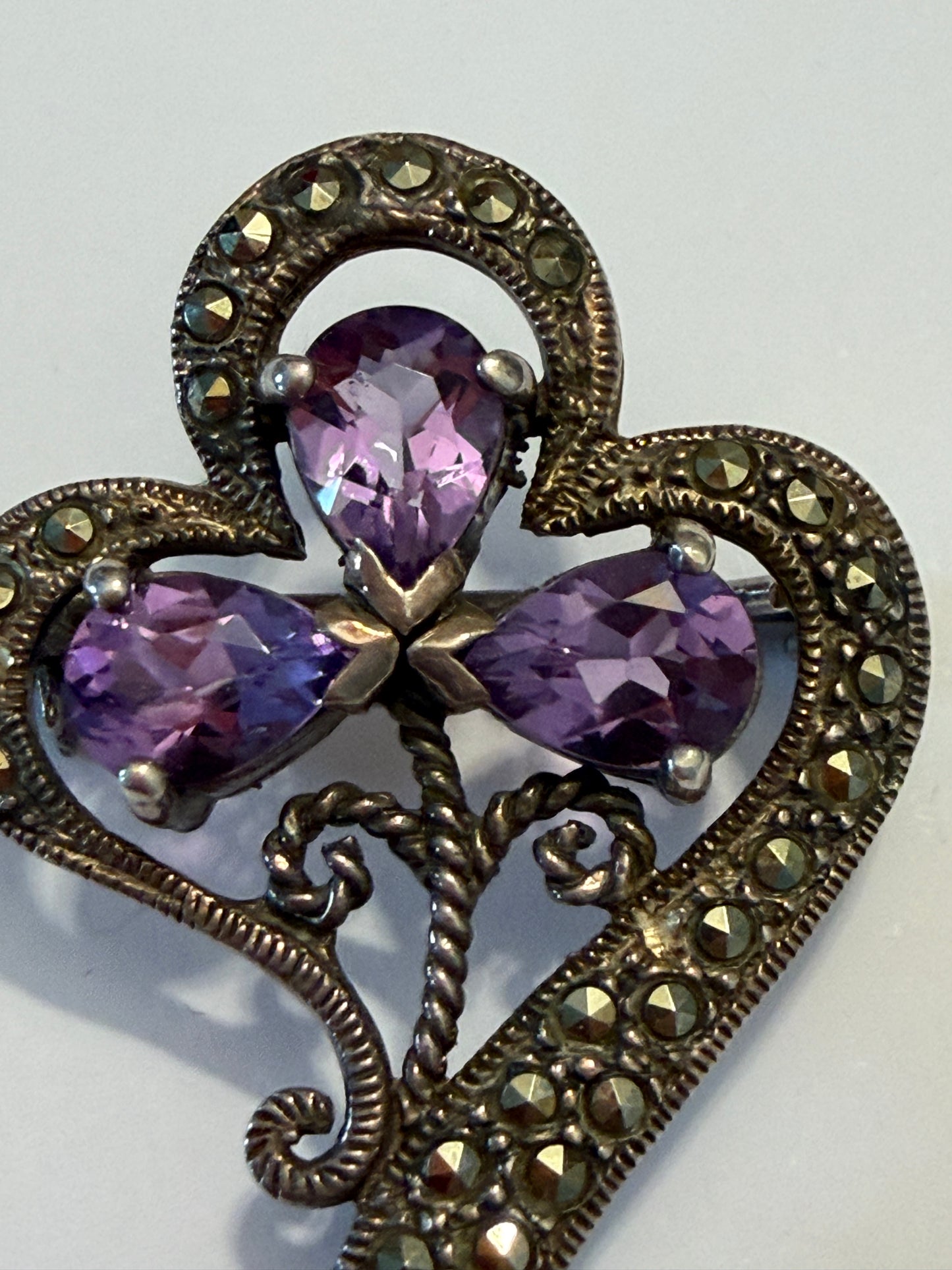 Spilla gioiello liberty argento massiccio con marcasiti, a guisa di viola del pensiero