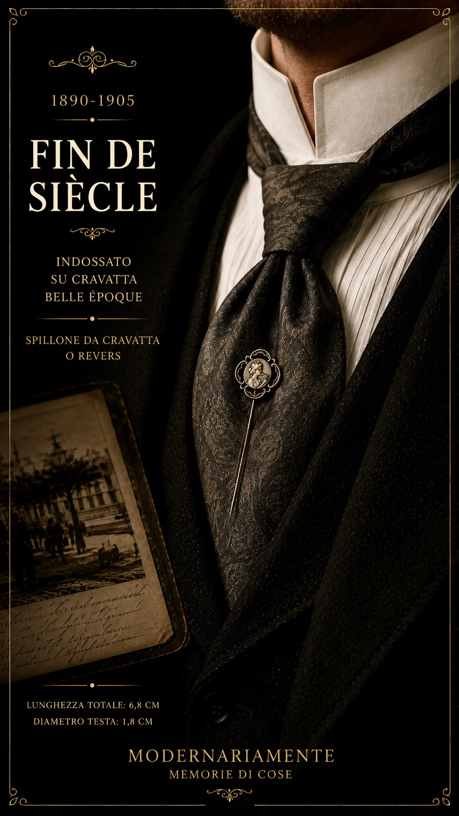 Antico spillone da cravatta o revers fine ‘800 con allegoria della musica e scrigno coevo