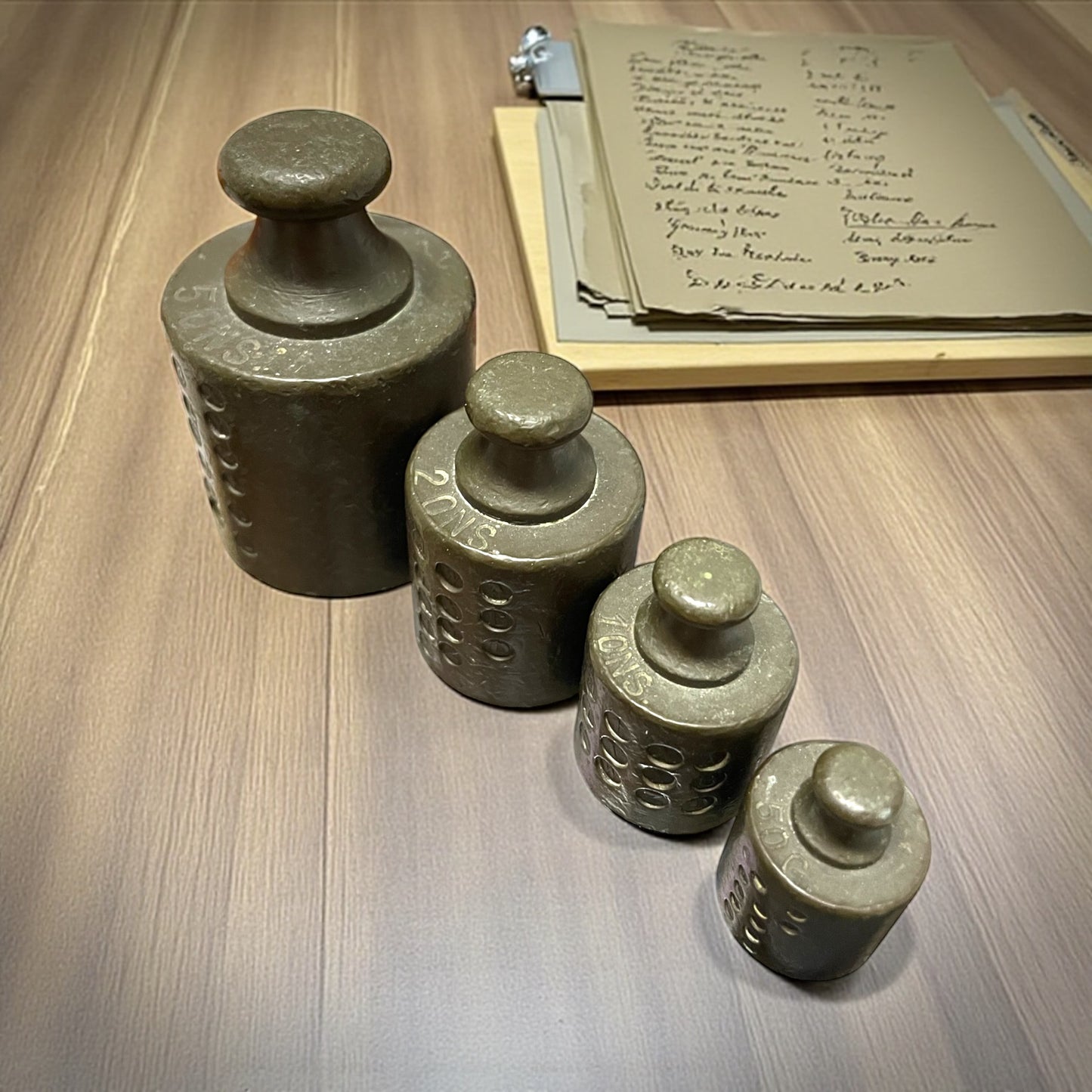 Serie antica di pesi con bolli ufficiali, tedeschi, prima metà ‘900