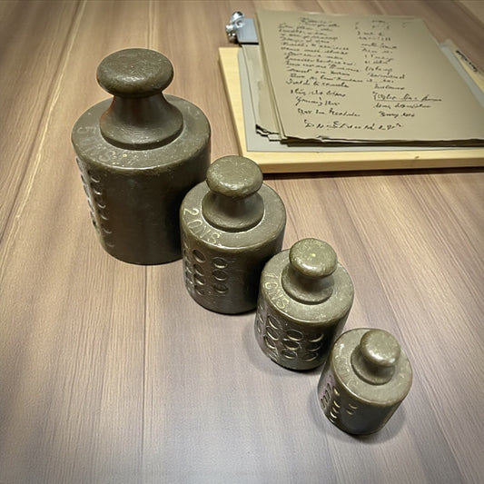 Serie antica di pesi con bolli ufficiali, tedeschi, prima metà ‘900