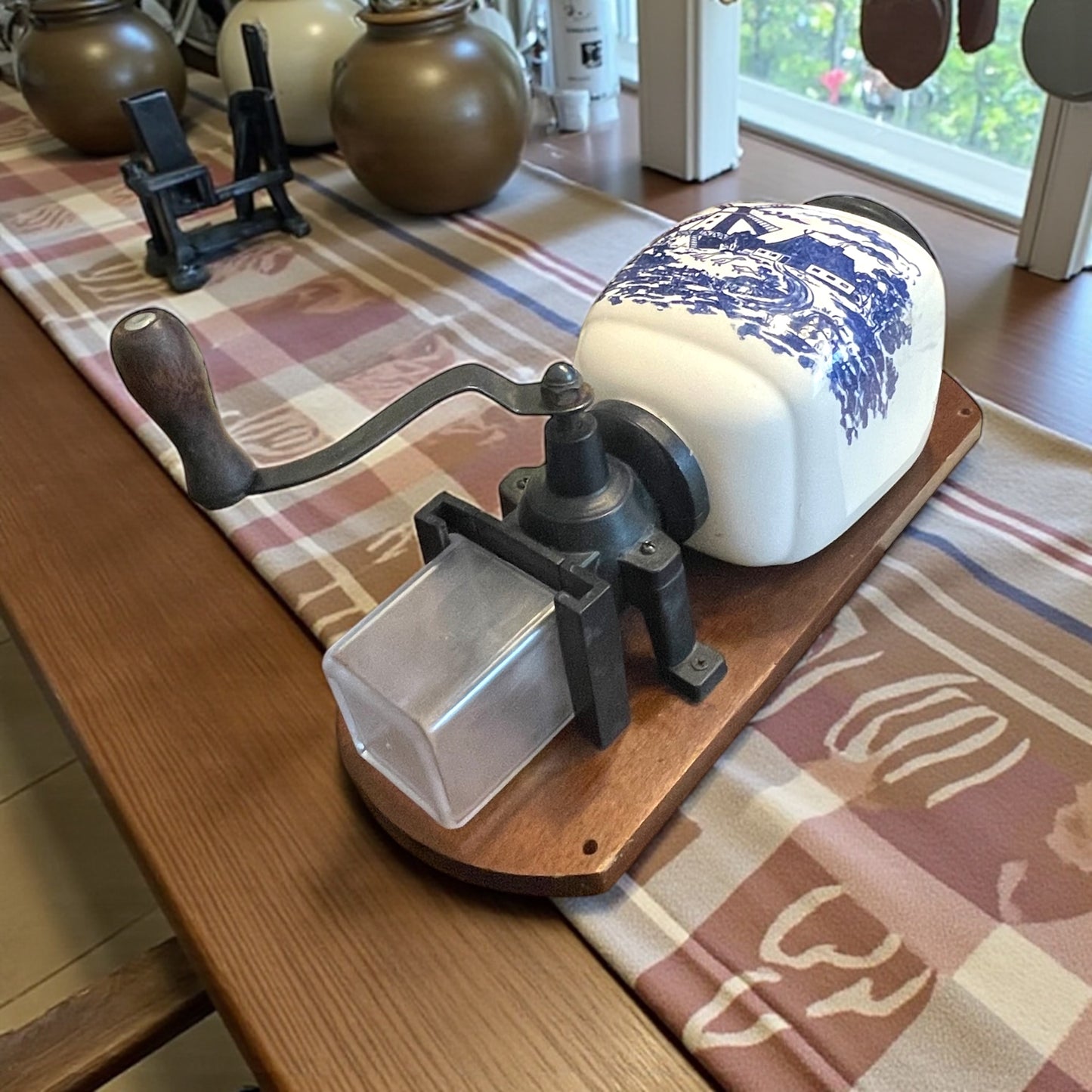 Macina caffè da muro a manovella olandese, anni ‘60 - ‘70