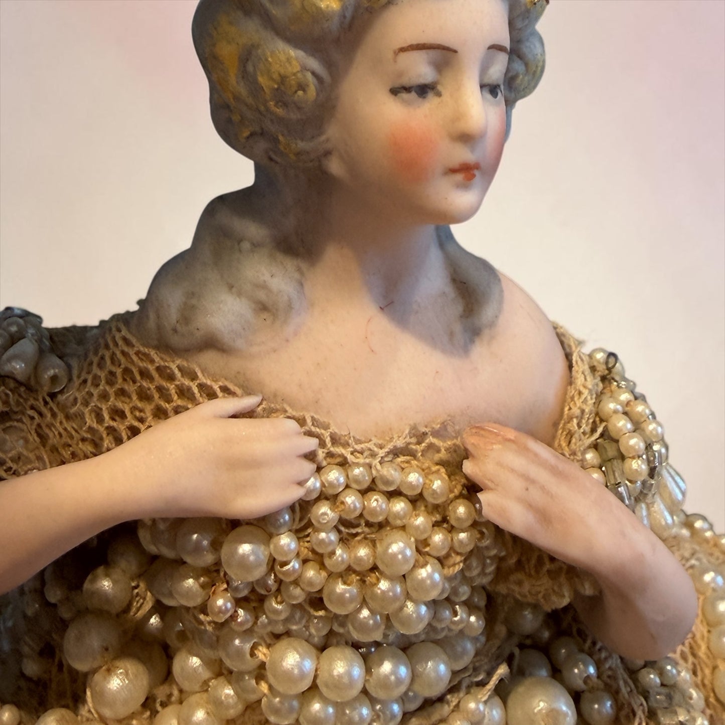 Half doll lampada d’epoca vintage funzionante con ampio abito in pizzo e perle