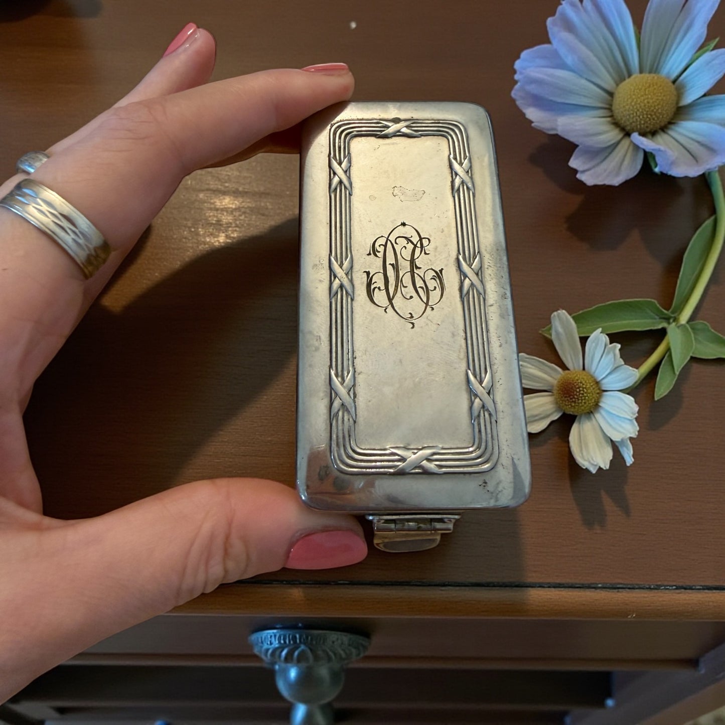 Antico contenitore per crema da barba in metallo argentato e vetro opalino, liberty anni ‘20