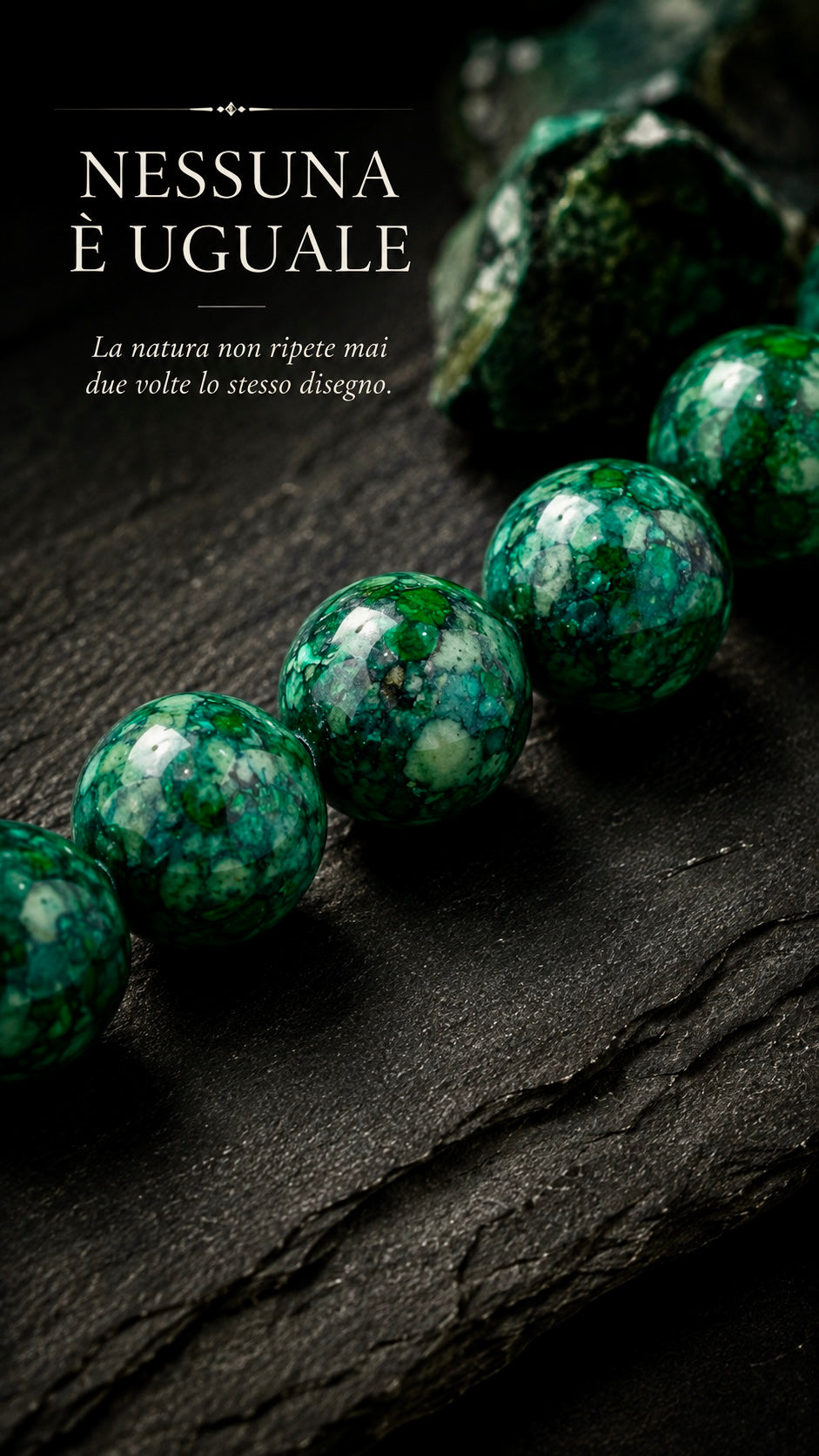 Splendida collana in autentiche perle di crisocolla verde con chiusura a vite a scomparsa