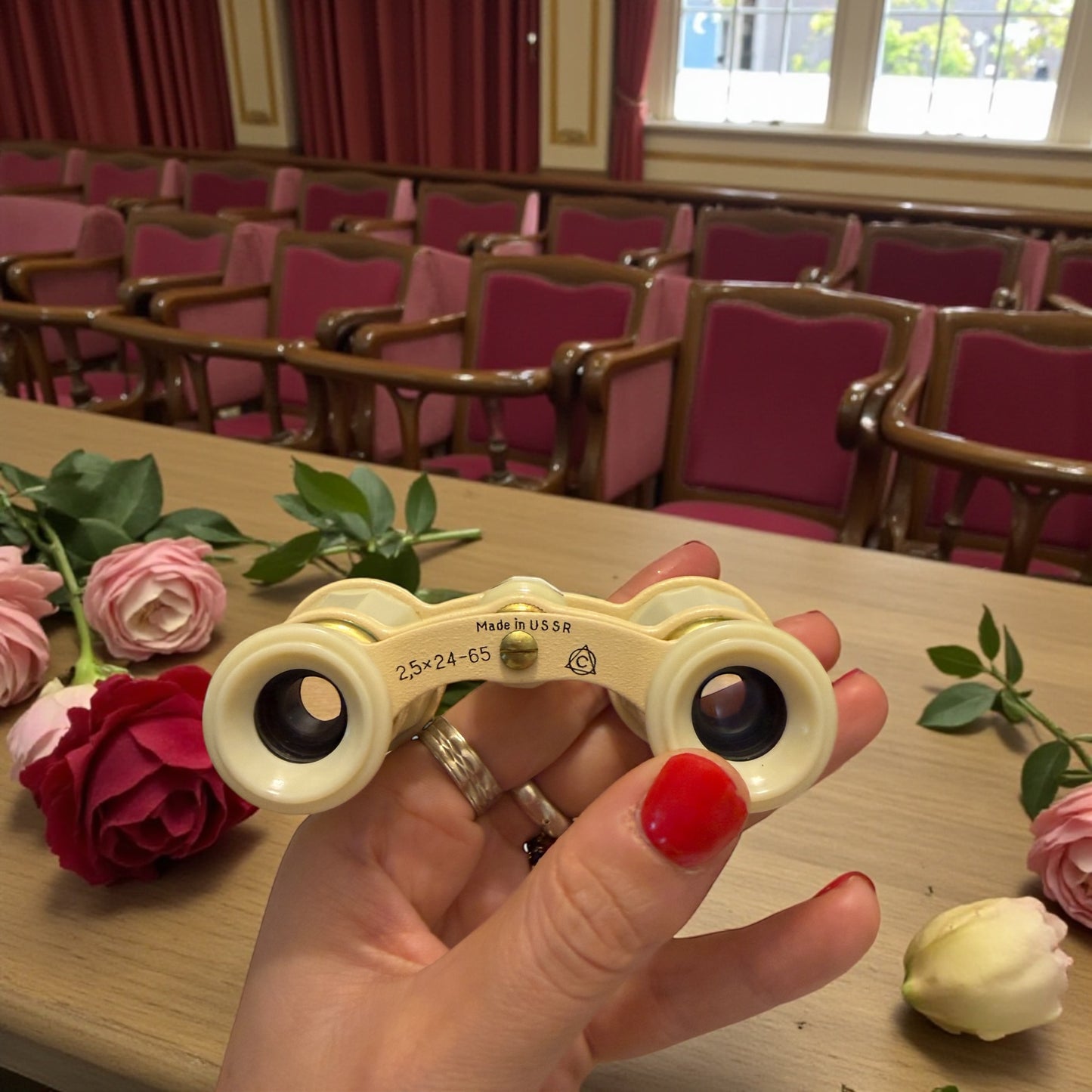 Binocolo da opera completo di astuccio, ex USSR anni ‘60