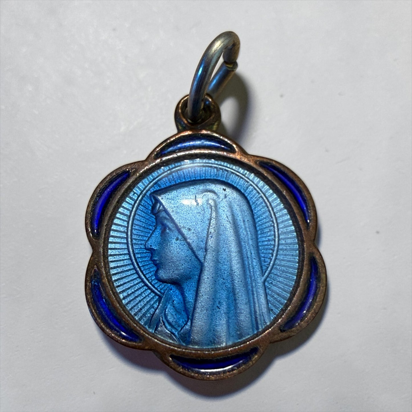 Tris medaglie sacre Mariane di cui due in argento prov. da Lourdes, fine ‘800 primo ‘900
