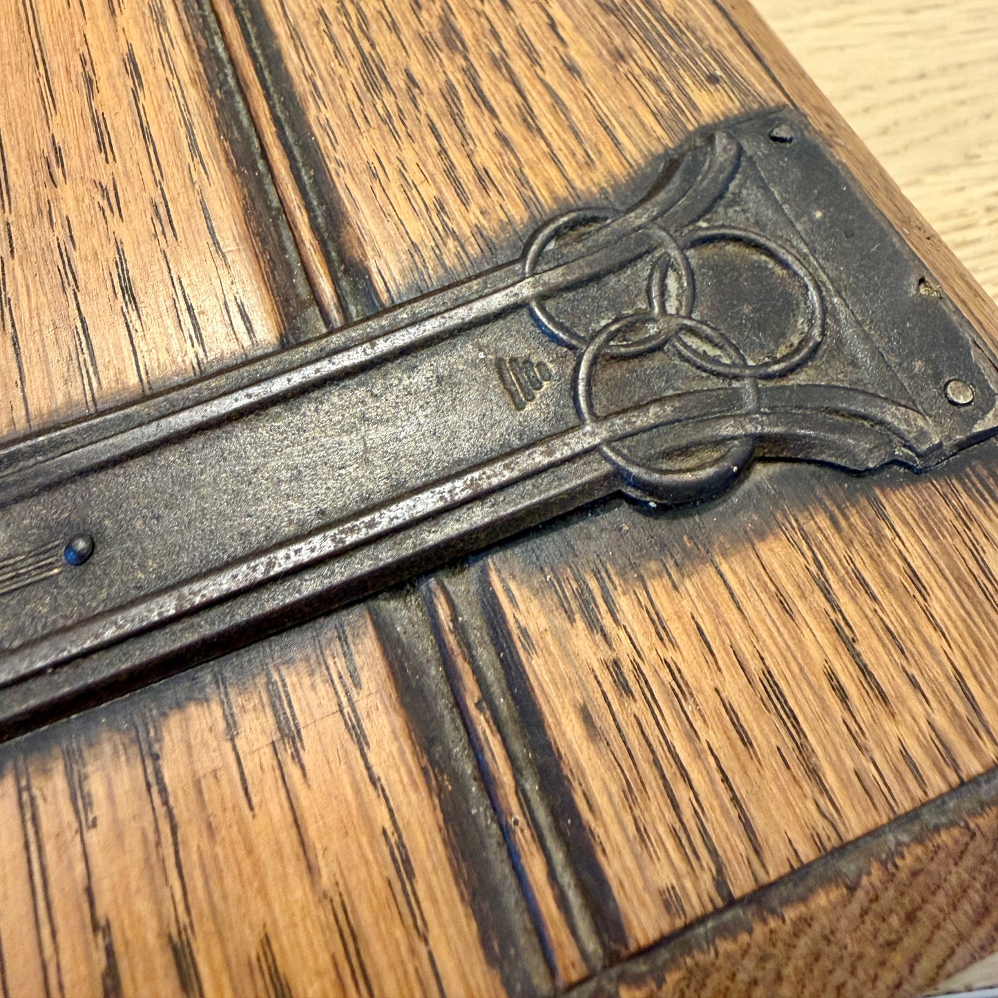 Antica scatola da scrittura, Belgio anni ‘30, con chiave funzionante e scomparto ribaltabile