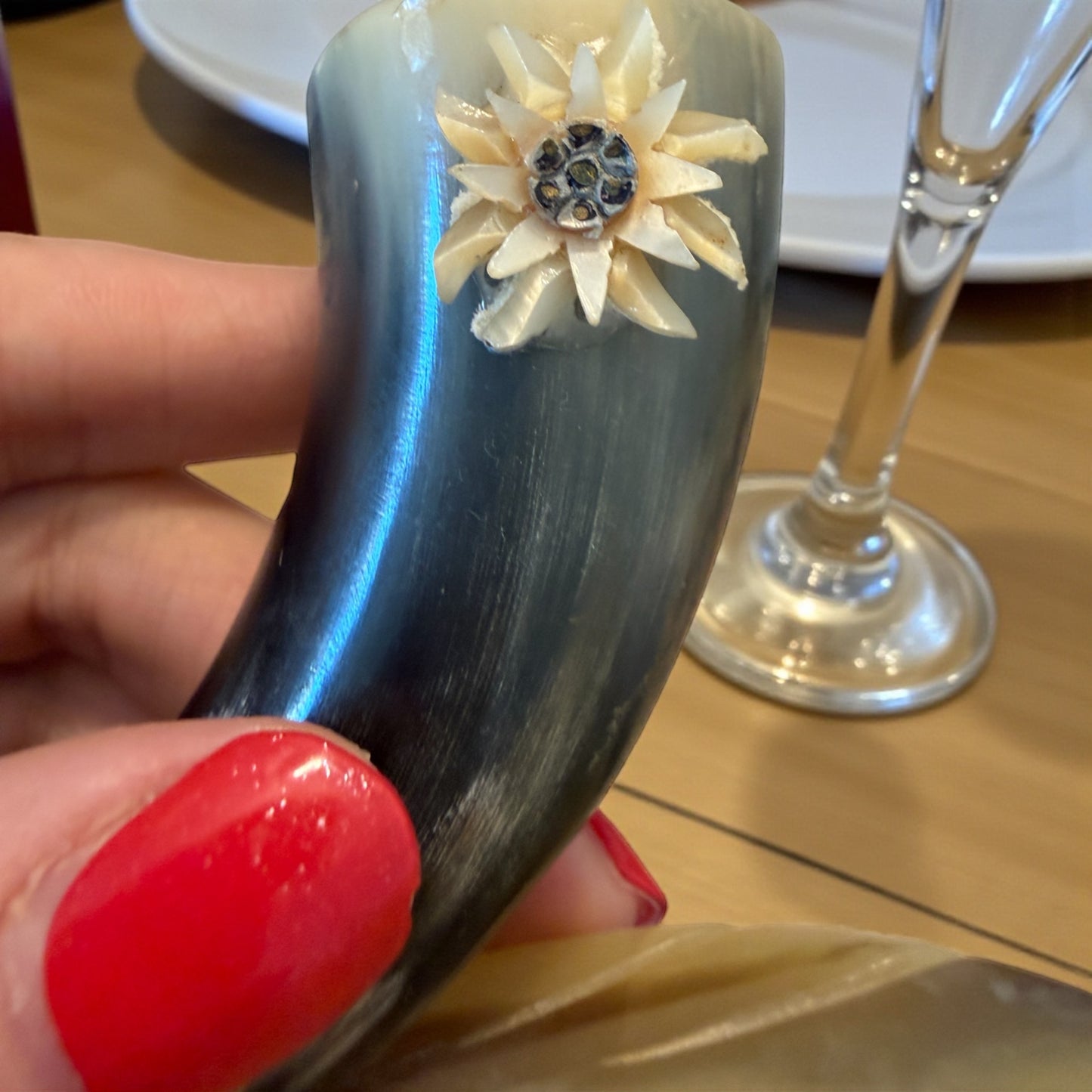 Set da aperitivo 60s - 70s in corno naturale della Val d’Isère