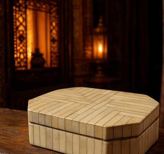 Antico cofanetto anni ‘20-‘30 da scrittoio in osso e legno