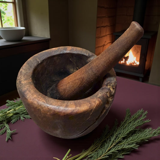 Mortaio e pestello antichi prov. da area alpina franco - italiana